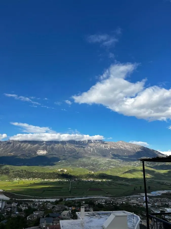 Pensión Hotel Himalayas Gjirokastër