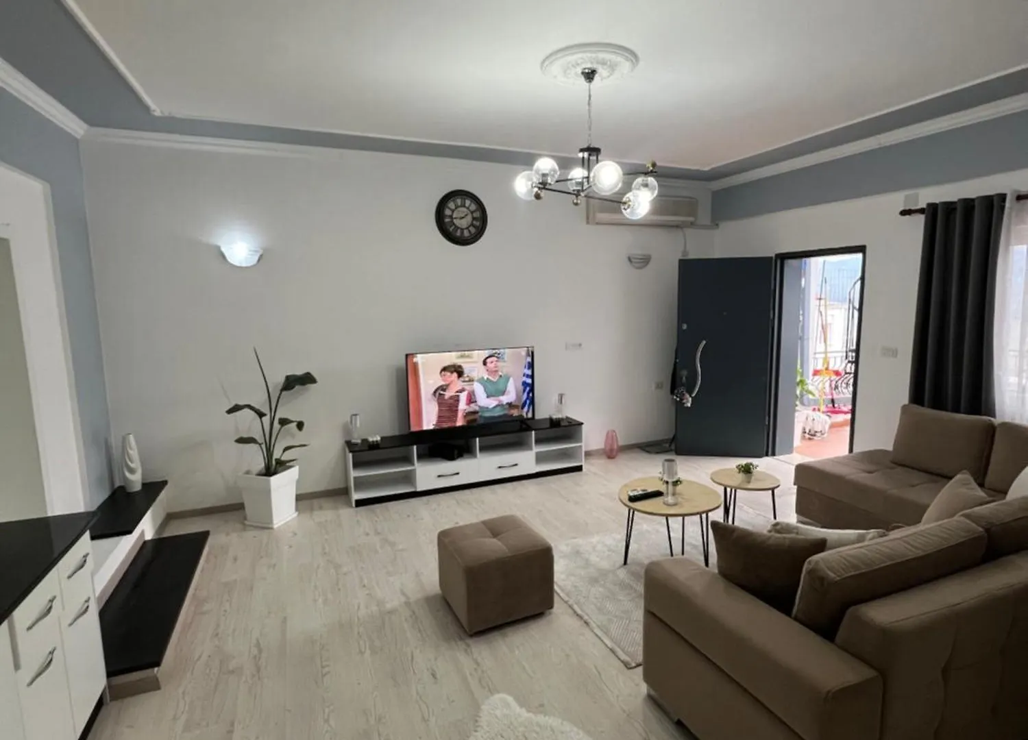Hotel Himalayas Gjirokastër Pensión
