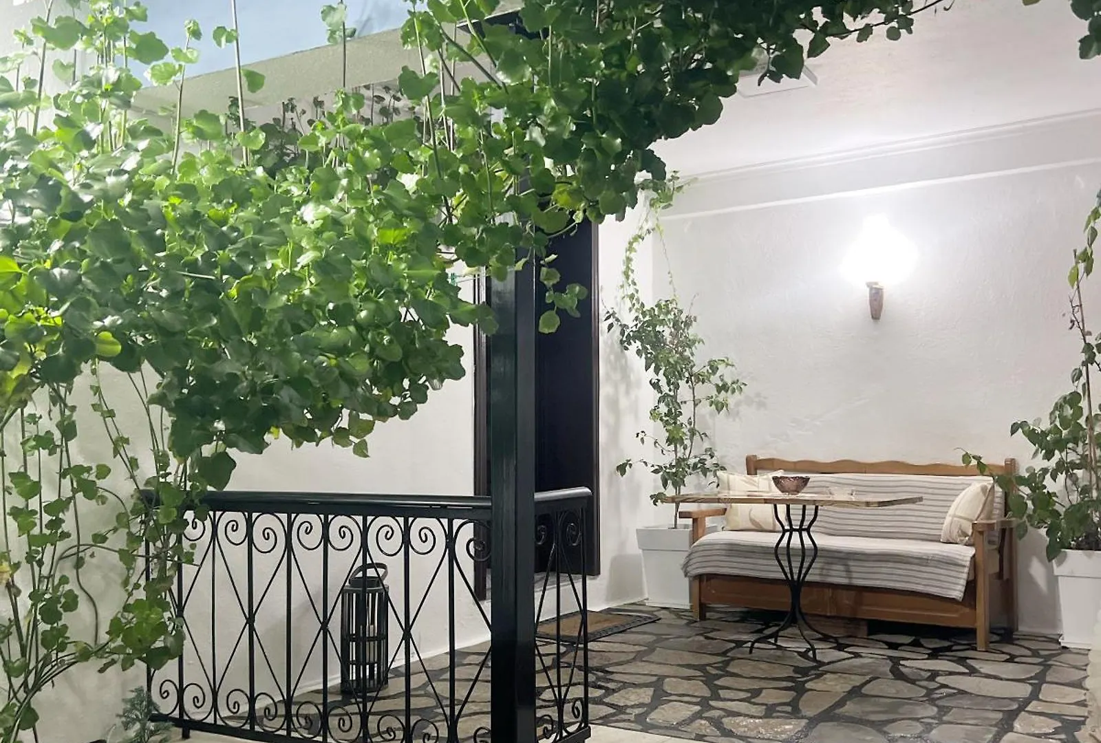 Pensión Hotel Himalayas Gjirokastër