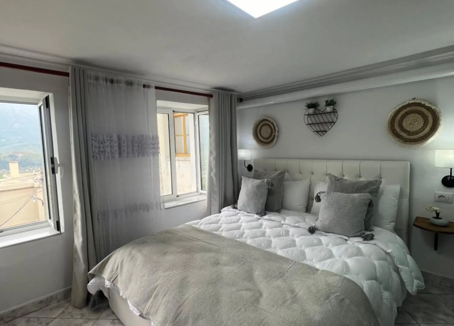 Affittacamere Hotel Himalayas Gjirokastër