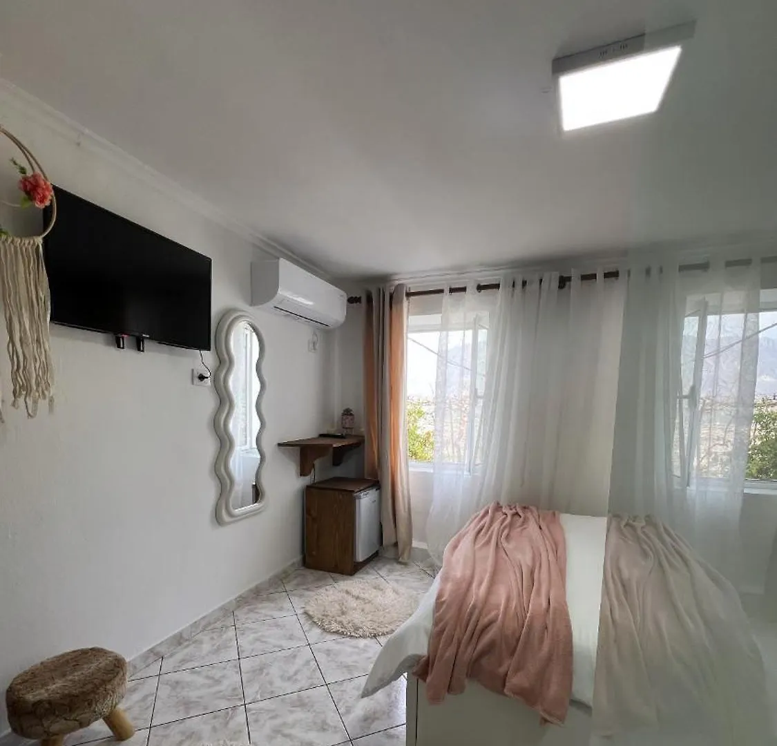 Affittacamere Hotel Himalayas Gjirokastër
